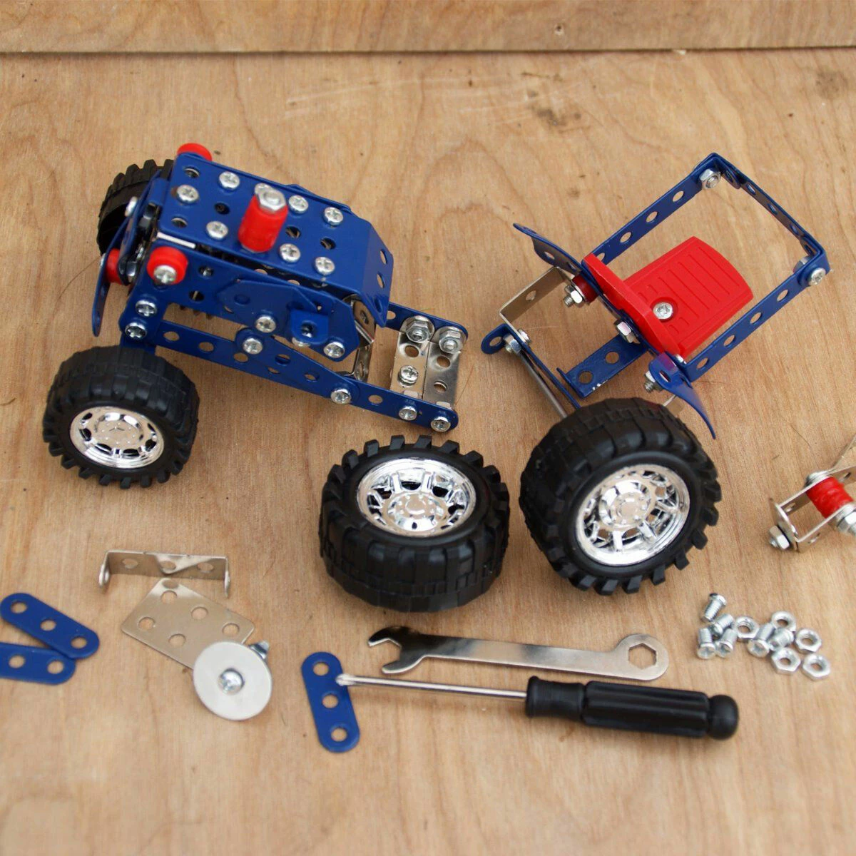 Widdop & Co Gift In A Tin Tractor 2 Widdop & Co Gift In A Tin Tractor - Image 2