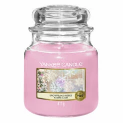 Yankee Candle Snowflake Kisses Medium Jar Candle