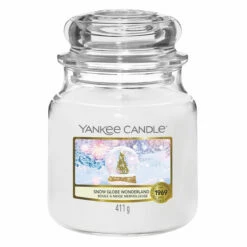 Yankee Candle Snow Globe Wonderland Medium Jar Candle