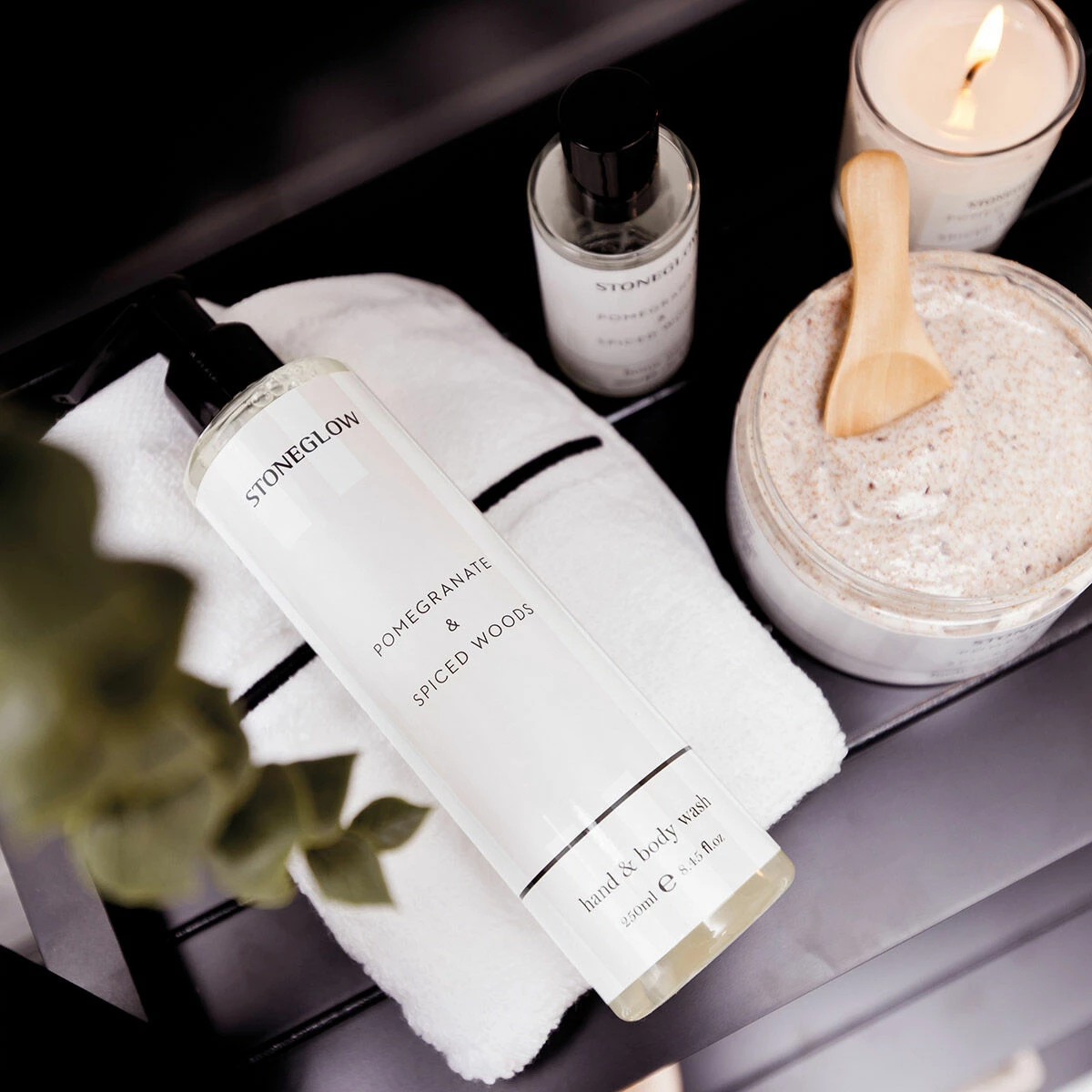 Stoneglow Modern Classics Pomegranate & Spiced Woods Hand & Body Wash 250ml 3 Stoneglow Modern Classics Pomegranate & Spiced Woods Hand & Body Wash 250ml - Image 3