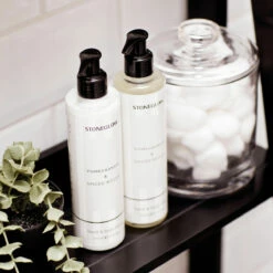 Stoneglow Modern Classics Pomegranate & Spiced Woods Hand & Body Wash 250ml 7 Stoneglow Modern Classics Pomegranate & Spiced Woods Hand & Body Wash 250ml -gifts shop 70550 70551 stoneglow modern classics pomegranate spiced woods hand body lifestyle 3 1