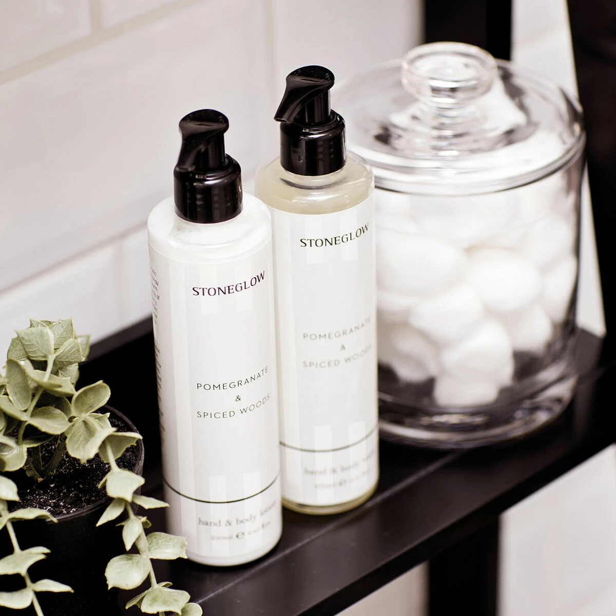 Stoneglow Modern Classics Pomegranate & Spiced Woods Hand & Body Wash 250ml 4 Stoneglow Modern Classics Pomegranate & Spiced Woods Hand & Body Wash 250ml - Image 4