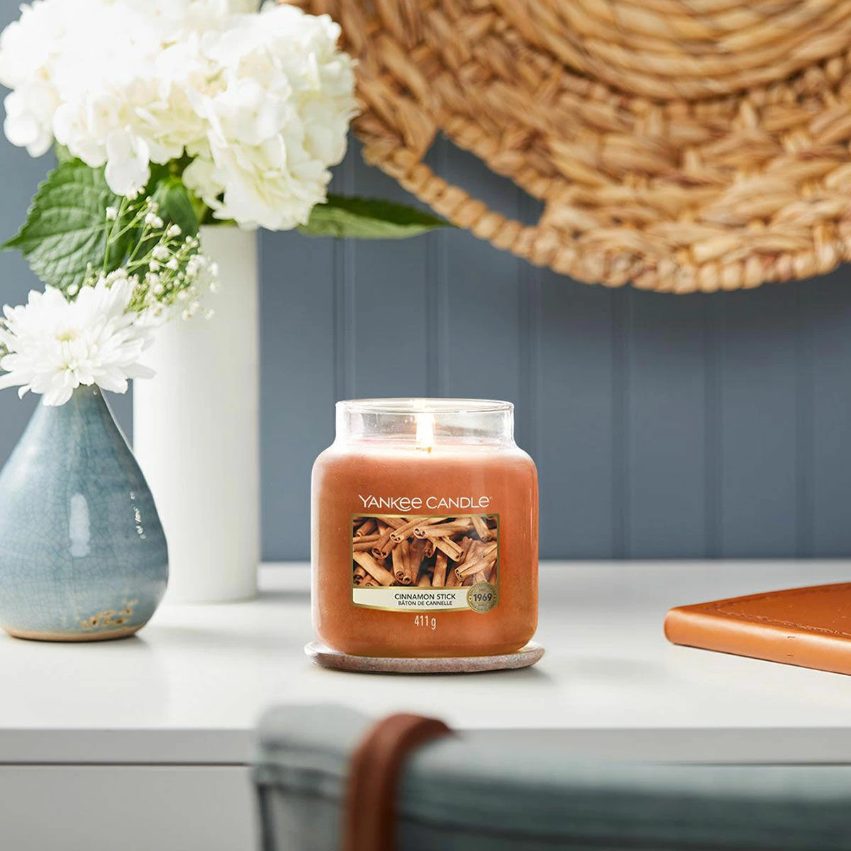 Yankee Candle Cinnamon Stick Medium Jar Candle 2 Yankee Candle Cinnamon Stick Medium Jar Candle - Image 2