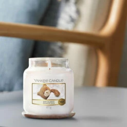 Yankee Candle Soft Blanket Medium Jar Candle -gifts shop soft blanket medium jar 2