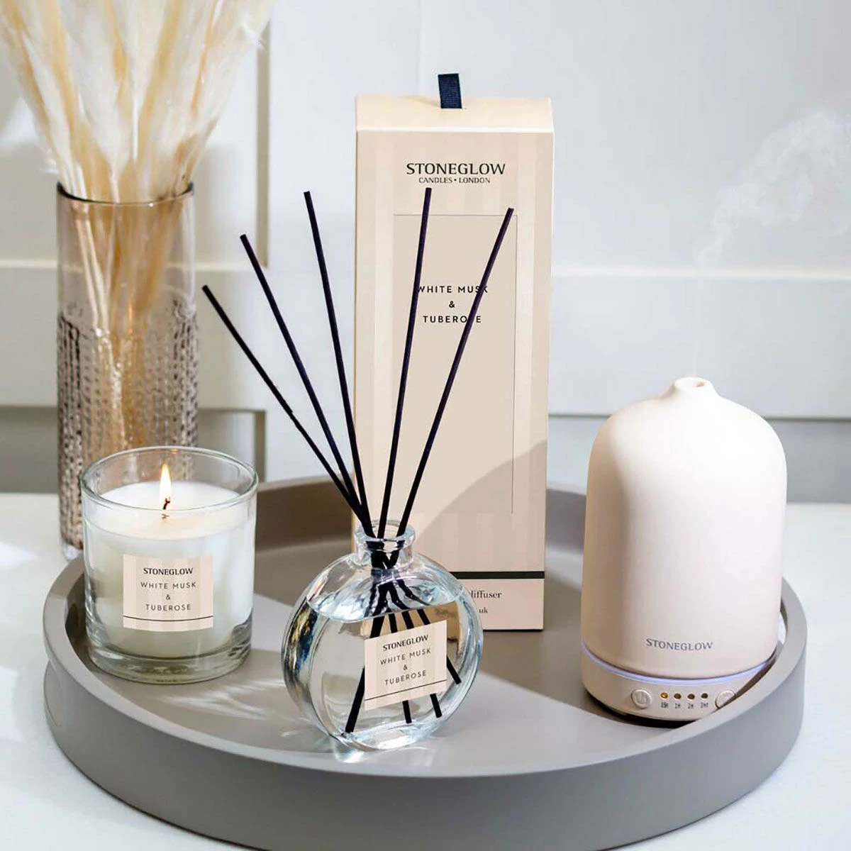Stoneglow Modern Classics –White Musk & Tuberose Candle 2 Stoneglow Modern Classics –White Musk & Tuberose Candle - Image 2