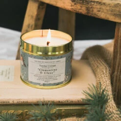 Toasted Crumpet ‘Clementine & Clove’ Robin & Eucalyptus Christmas Tin Candle -gifts shop tc19 toasted crumpet clementine clove robin eucalyptus christmas tin candle 3