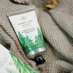 The English Soap Company Nordic Pine Hand Cream 75ml -gifts shop the english soap company wt002 esc nordic pine hand cream 75ml lifestyle 2