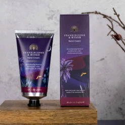 The English Soap Company Frankincense & Myrrh Hand Cream 75ml 8 The English Soap Company Frankincense & Myrrh Hand Cream 75ml -gifts shop the english soap company wt011 esc frankincense myrrh hand cream 75ml lifestyle 1