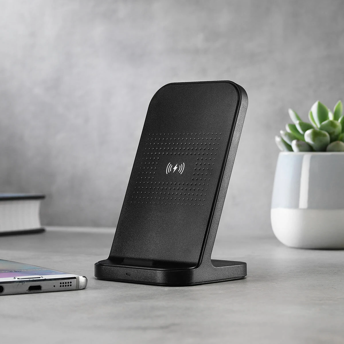 The Source RED5 10W Upright Faster Wireless Charger 1 The Source RED5 10W Upright Faster Wireless Charger