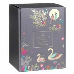Sara Miller Chelsea Grey Geranium, Patchouli And Vetivert 260g Candle -gifts shop wax lyrical sm2101 sara miller chelsea grey geranium patchouli and vetivert candle 03