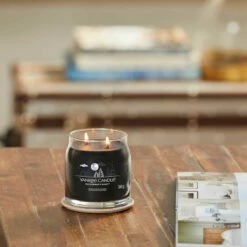 Yankee Candle Midsummers Night Signature Medium Jar Candle -gifts shop yankee candle 1630002e midsummers night signature medium jar candle lifestyle 2