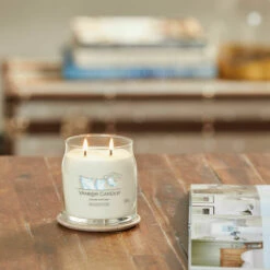 Yankee Candle Clean Cotton Signature Medium Jar Candle -gifts shop yankee candle 1630645e clean cotton signature medium jar candle lifestyle 1