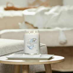 Yankee Candle Soft Blanket Signature Large Jar Candle -gifts shop yankee candle 1701376e soft blanket signature large jar candle lifestyle 3