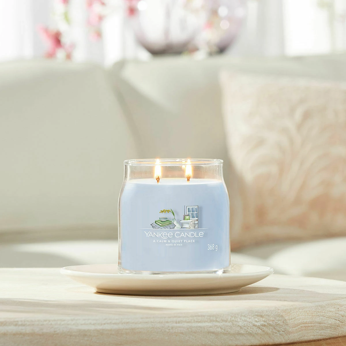 Yankee Candle A Calm & Quiet Place Signature Medium Jar Candle 3 Yankee Candle A Calm & Quiet Place Signature Medium Jar Candle - Image 3