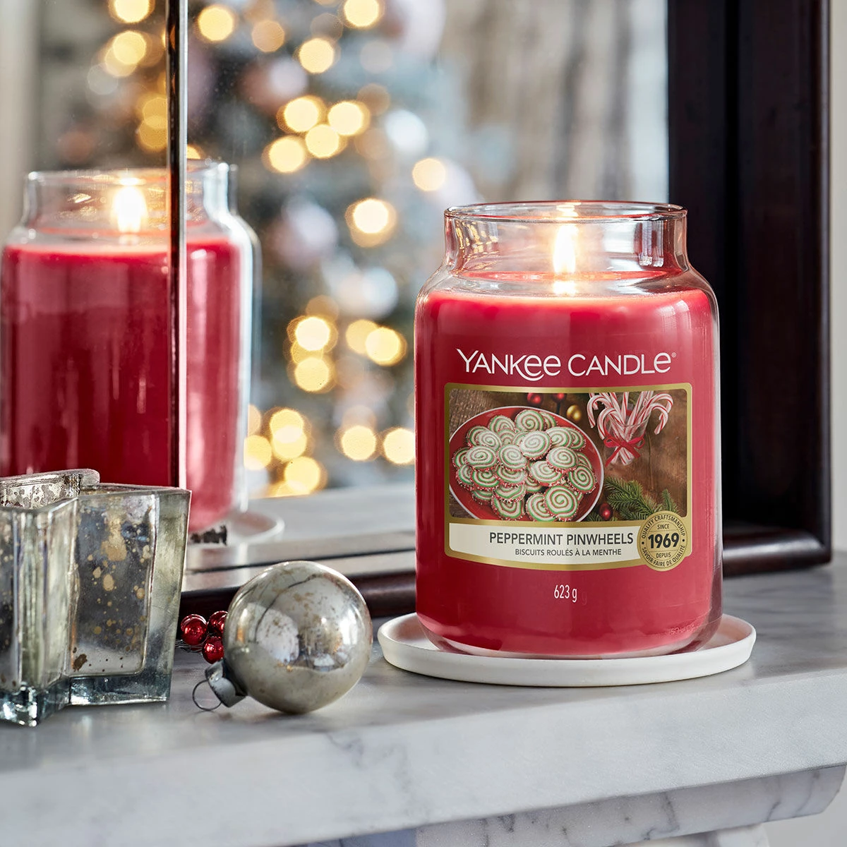 Yankee Candle Peppermint Pinwheels Large Jar Candle 2 Yankee Candle Peppermint Pinwheels Large Jar Candle - Image 2