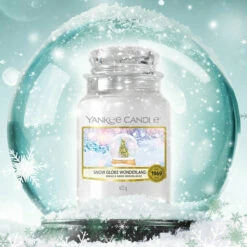 Yankee Candle Snow Globe Wonderland Large Jar Candle -gifts shop yankee candle 1720942e snow globe wonderland large jar candle lifestyle 2