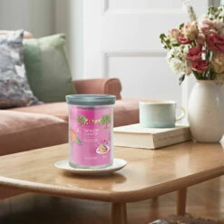 Yankee Candle Art In The Park Signature Large Tumbler Candle -gifts shop yankee candle 1728878e art in the park signature large tumbler candle lifestyle 2