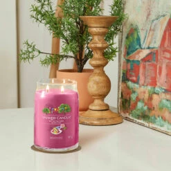 Yankee Candle Art In The Park Signature Large Jar Candle -gifts shop yankee candle 1728890e art in the park signature large jar candle lifestyle 1