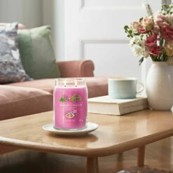 Yankee Candle Art In The Park Signature Large Jar Candle -gifts shop yankee candle 1728890e art in the park signature large jar candle lifestyle 3