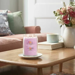 Yankee Candle Hand Tied Blooms Signature Large Jar Candle -gifts shop yankee candle 1734800e hand tied blooms signature large jar candle lifestyle 6