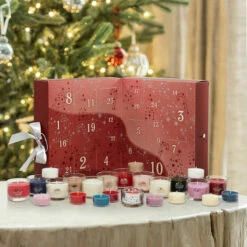 Yankee Candle Holiday Bright Lights Advent Calendar Book -gifts shop yankee candle 1738648e holiday bright lights advent book lifestyle 2