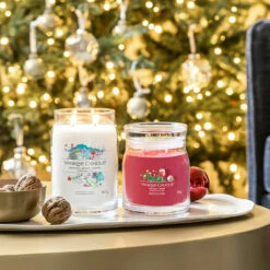 Yankee Candle Holiday Cheer Signature Medium Jar Candle -gifts shop yankee candle 1743349e holiday cheer signature medium jar candle lifestyle 1