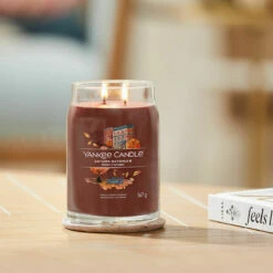 Yankee Candle Autumn Daydream Signature Large Jar Candle 8 Yankee Candle Autumn Daydream Signature Large Jar Candle -gifts shop yankee candle 1743378e autumn daydream signature large jar candle lifestyle 2