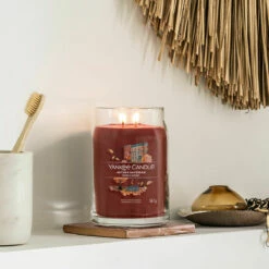 Yankee Candle Autumn Daydream Signature Large Jar Candle 9 Yankee Candle Autumn Daydream Signature Large Jar Candle -gifts shop yankee candle 1743378e autumn daydream signature large jar candle lifestyle 3