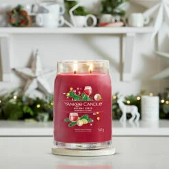 Yankee Candle Holiday Cheer Signature Large Jar Candle -gifts shop yankee candle 1743384e holiday cheer signature large jar candle lifestyle 2