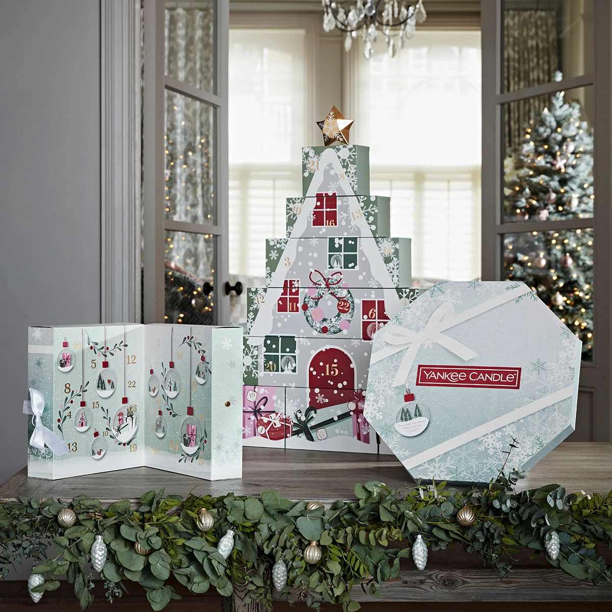 Yankee Candle Snow Globe Wonderland Advent Calendar Book 5 Yankee Candle Snow Globe Wonderland Advent Calendar Book - Image 5