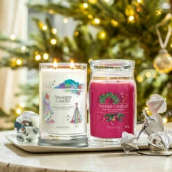 Yankee Candle Sparkling Winterberry Signature Large Jar Candle -gifts shop yankee candle magical bright lights sparkling winterberry lifestyle 2